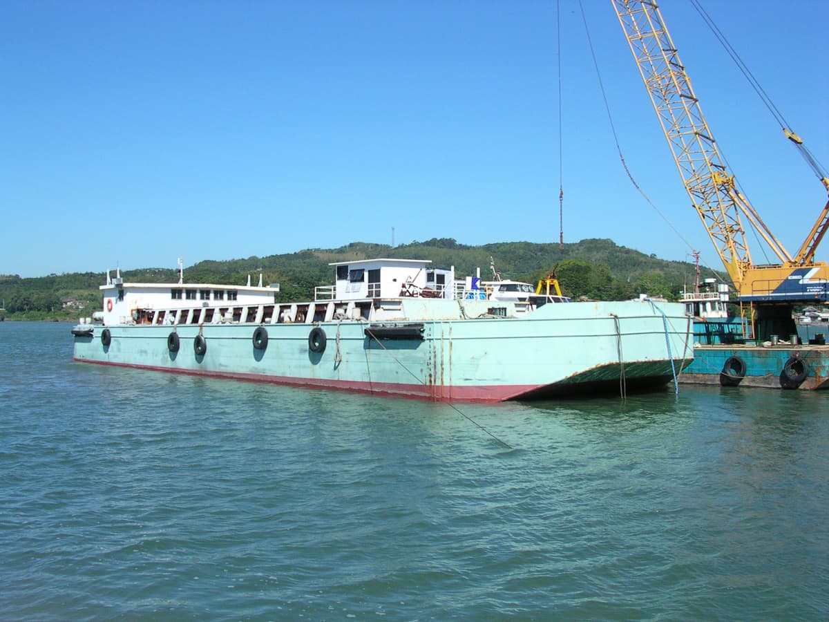 底開式土運搬船「東丸」